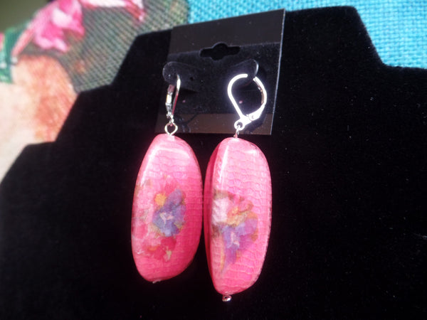 Hot Pink Crackled Acrylic Wedges w/flower print on Stainless Steel Clasps.